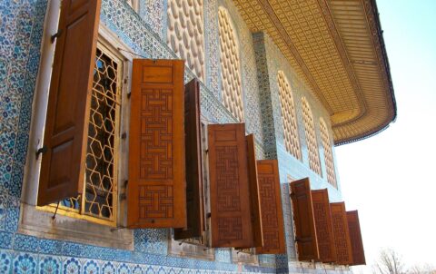 kaş rakı mekanları Nerede Yenir? En İyi Adresler 2025 - Mumi Beach